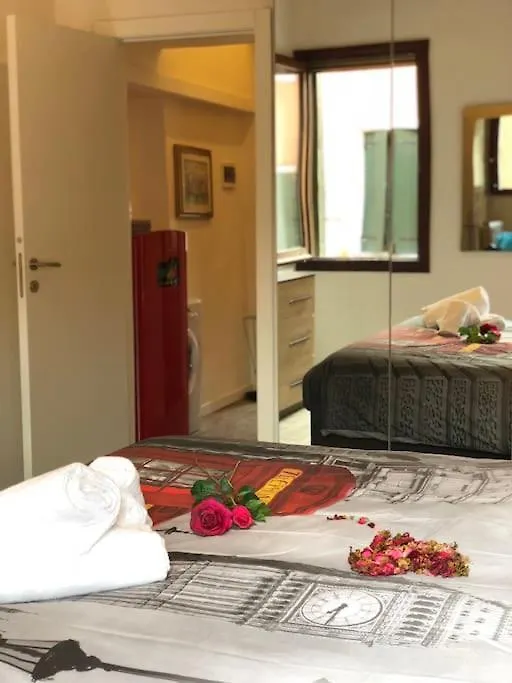 Cozy Apartment Close To Biennale Of Venedik 0*,